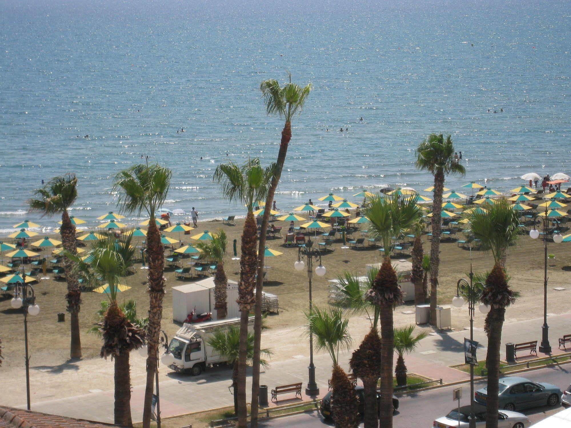 Larnaca Bay Suites Ларнака Экстерьер фото